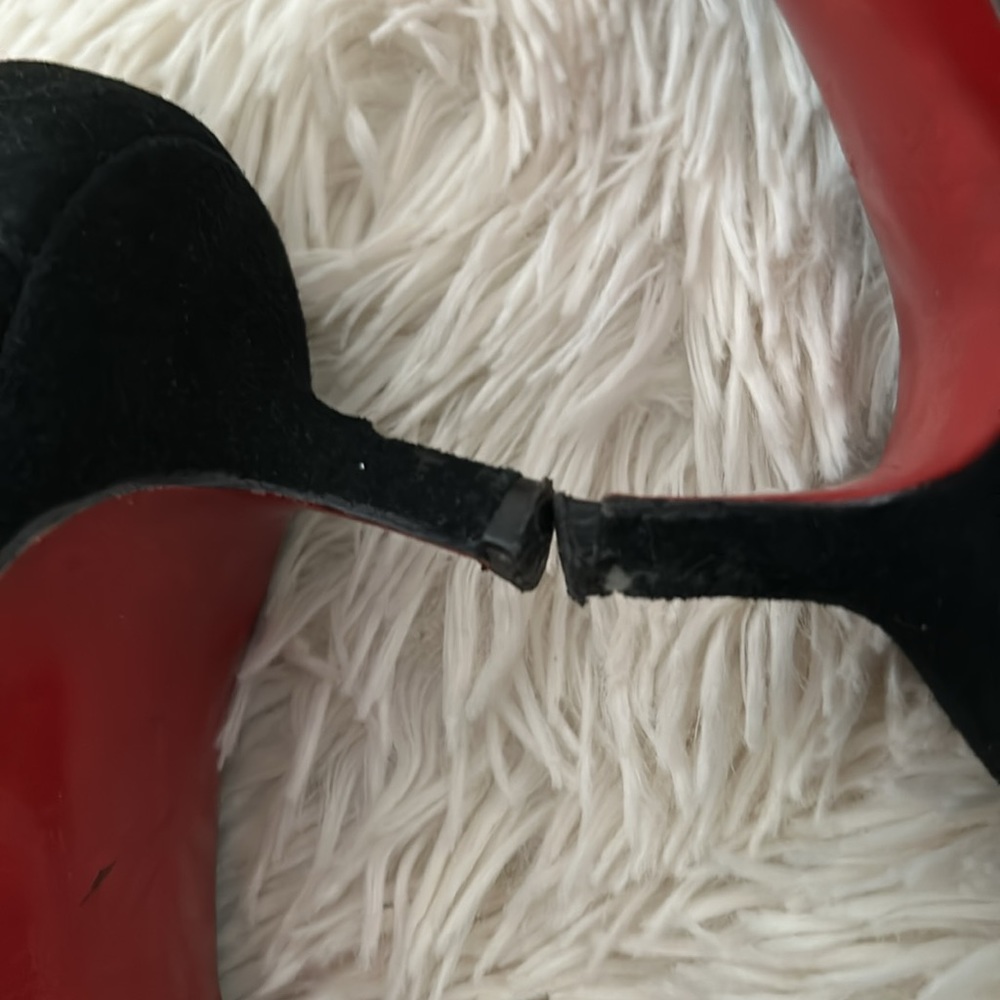 Vintage Christian Louboutin Paris black low heels size 39 1/2. Comes w/ dust bag - Picture 6 of 12